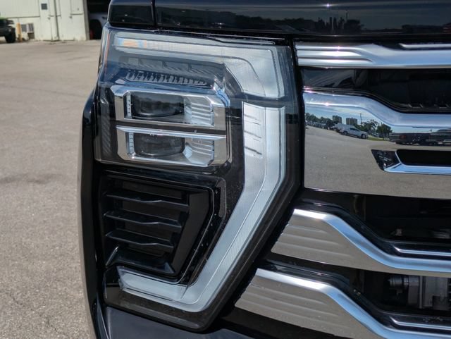 Used 2025 Chevrolet Silverado 3500 High Country w/ High Country Premium Package AWD/4WD image 7