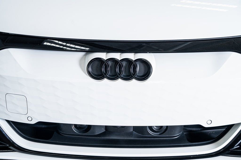 Used 2024 Audi e-tron GT Prestige image 16