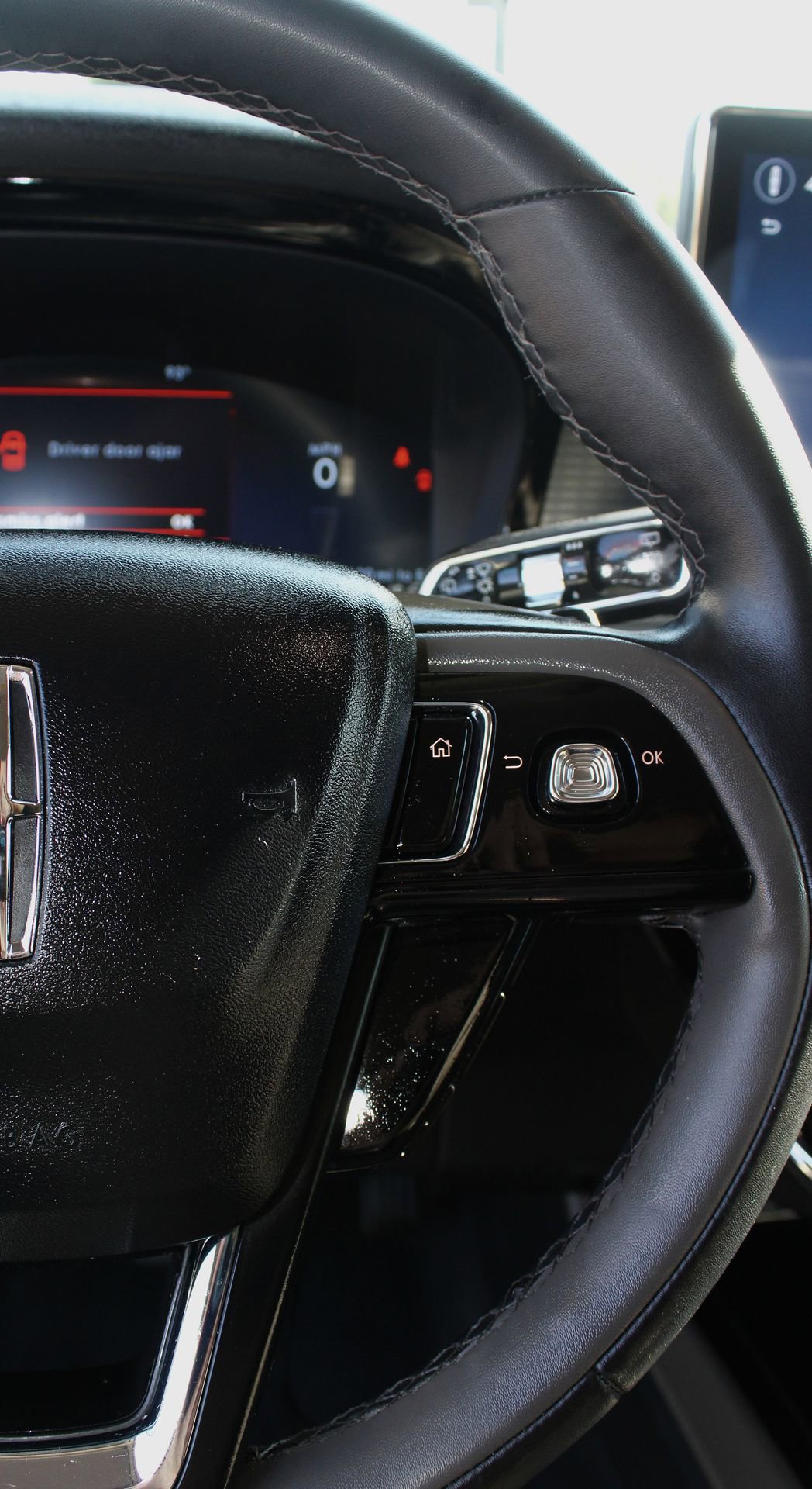 Used 2023 Lincoln Corsair Standard w/ Equipment Group 101A image 25