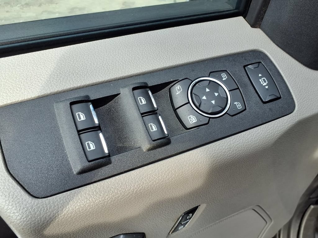 Used 2020 Ford F250 XLT w/ XLT Premium Package AWD/4WD image 24