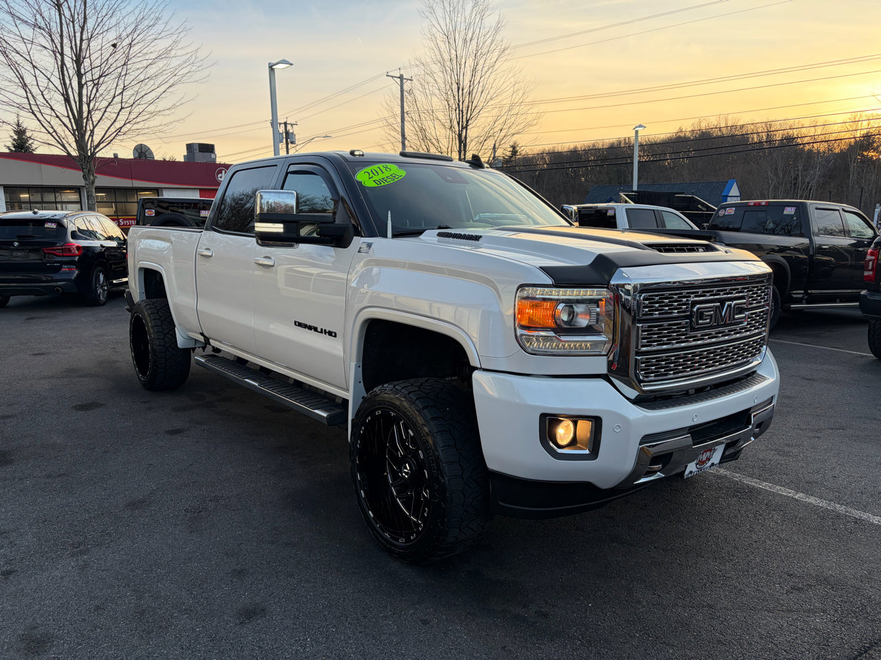 Used 2018 GMC Sierra 3500 Denali w/ Duramax Plus Package image 4