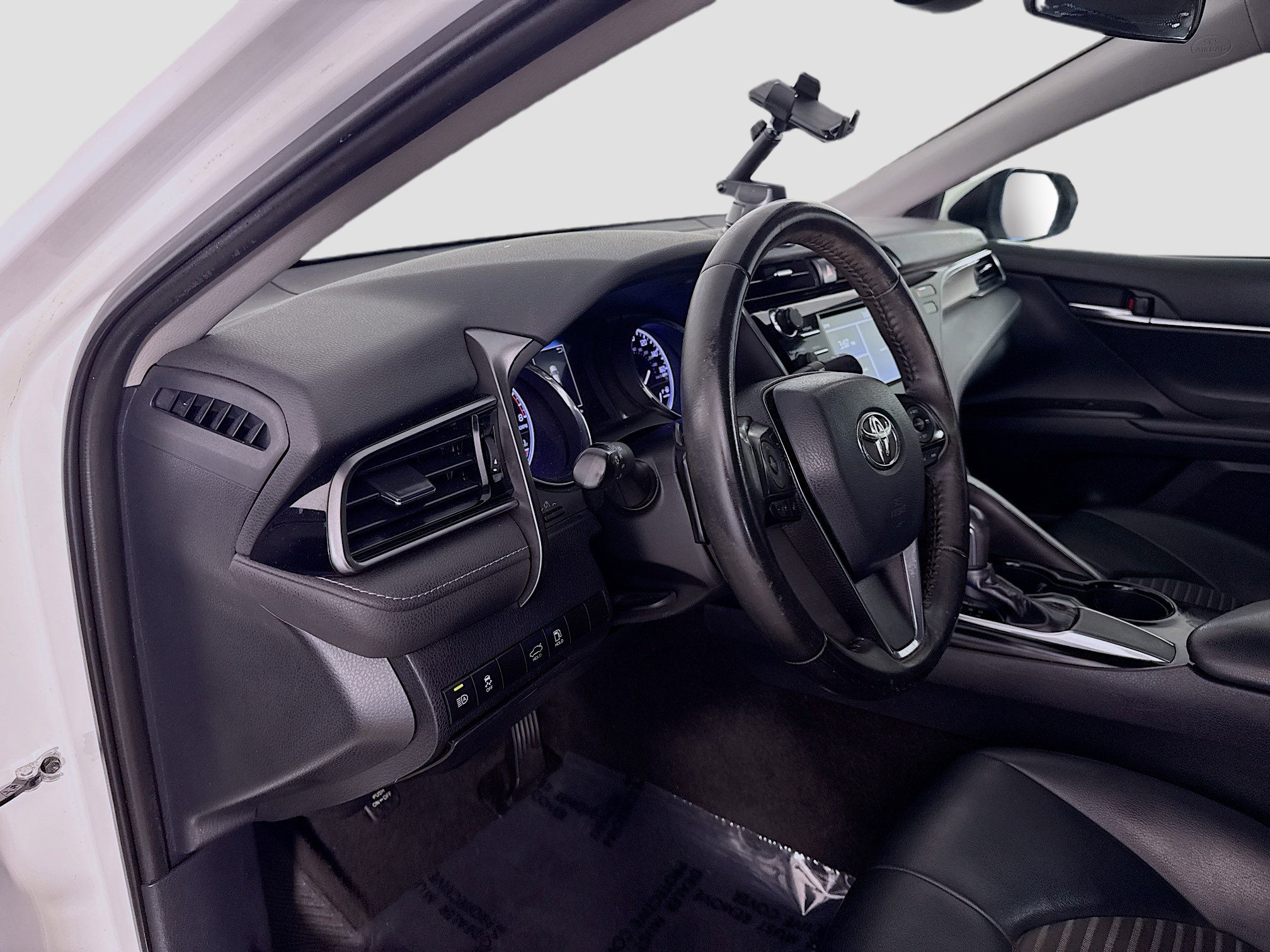 Used 2019 Toyota Camry SE FWD image 22