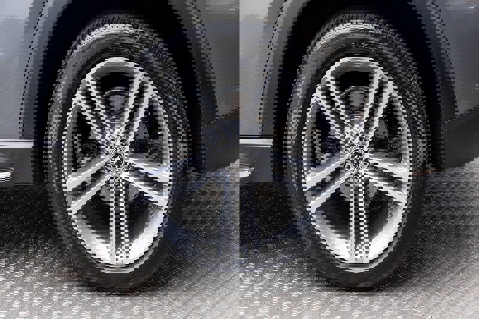 Used 2022 Mercedes-Benz GLE 350 4MATIC w/ Premium Package image 45