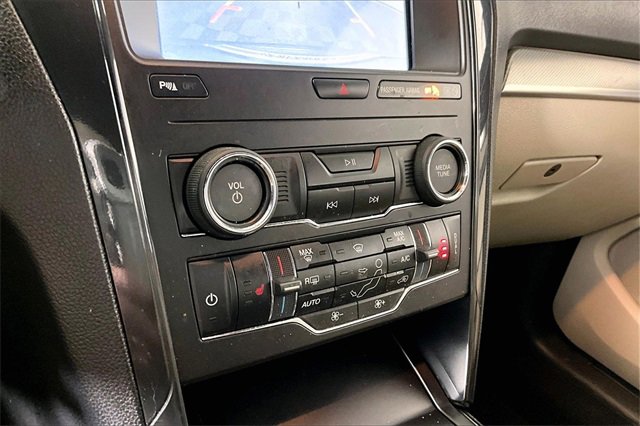 Used 2019 Ford Explorer XLT w/ Equipment Group 202A image 15