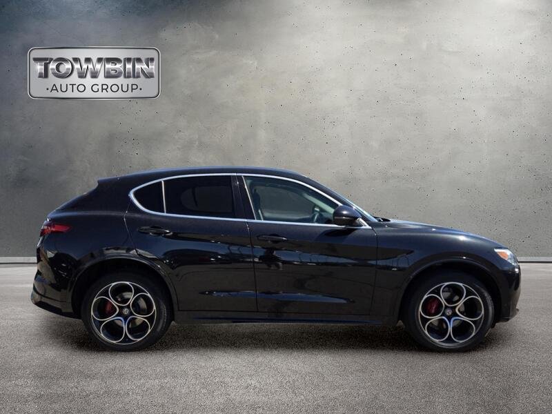 Used 2020 Alfa Romeo Stelvio Ti AWD/4WD image 3