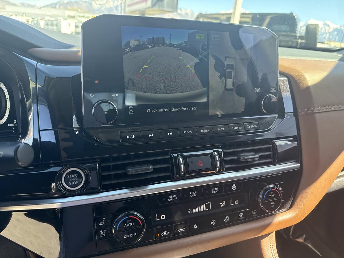 Used 2022 Nissan Pathfinder Platinum w/ Lighting Package (N93) AWD/4WD image 31