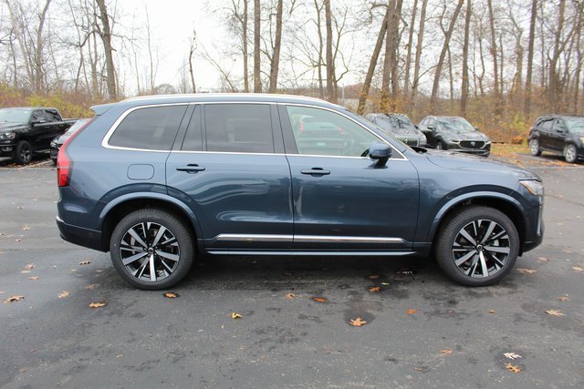 New 2026 Volvo XC90 B5 Core w/ Protection Package Premier image 2
