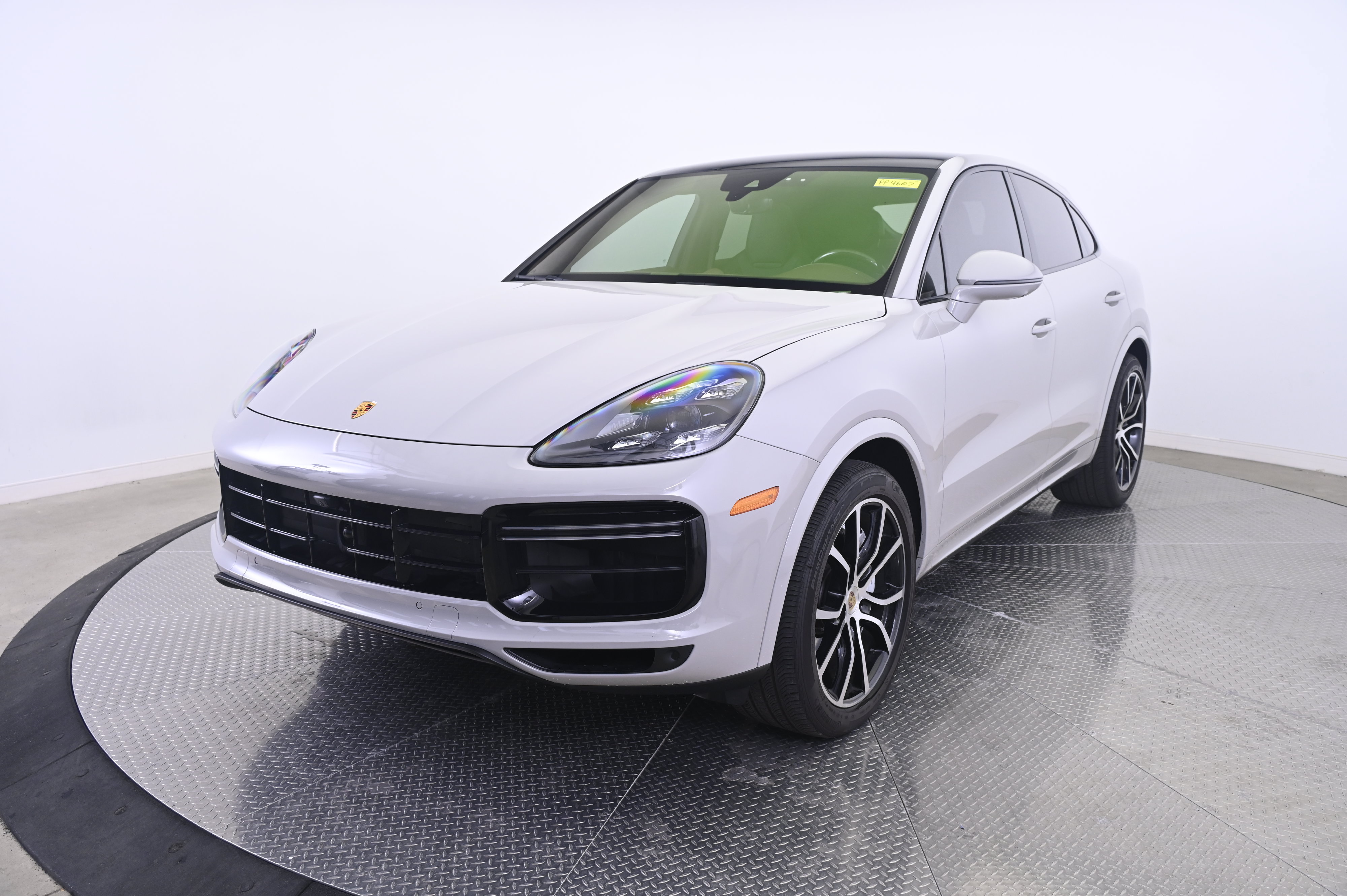 Certified 2023 Porsche Cayenne Turbo AWD/4WD image 1
