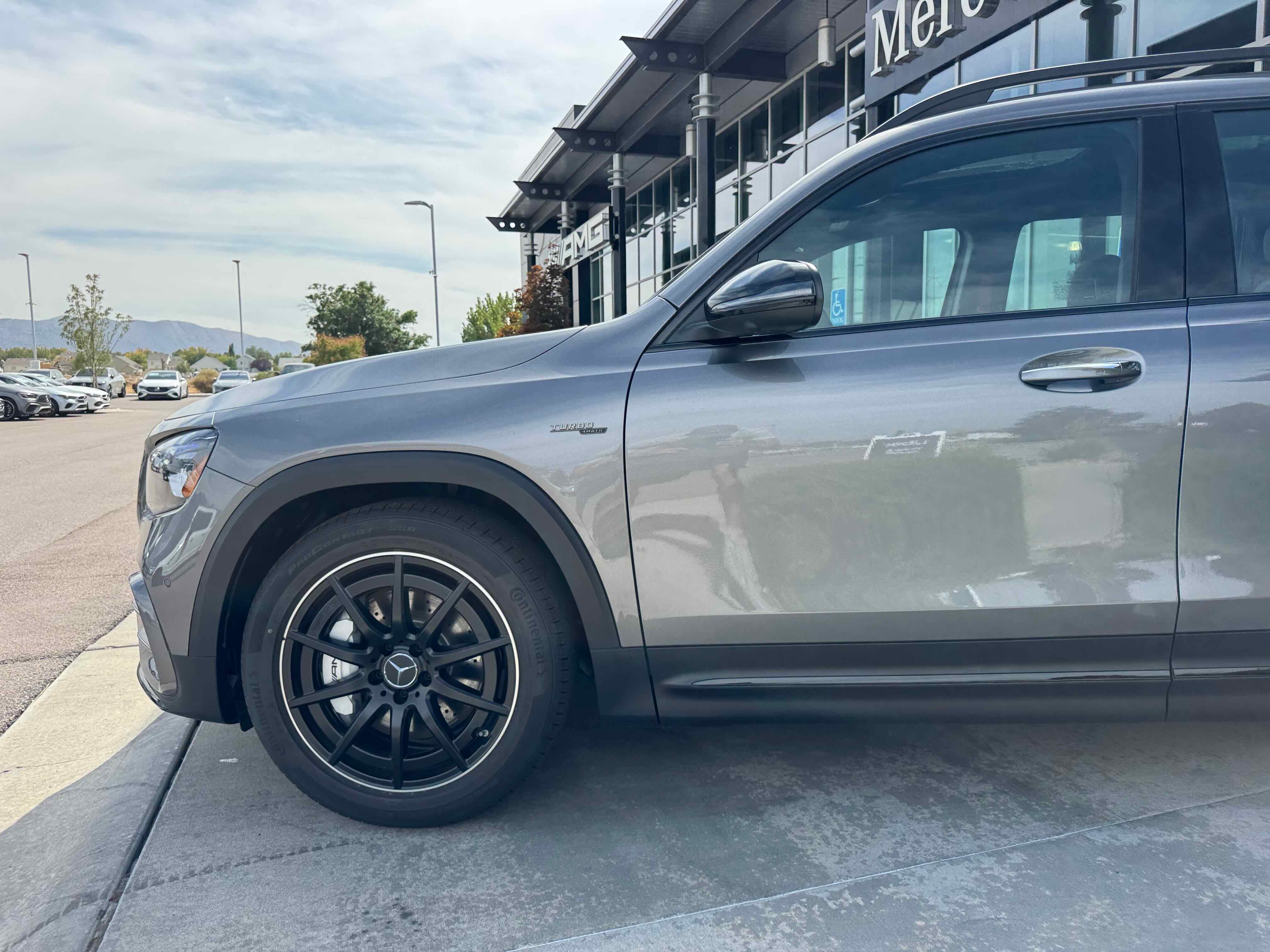 New 2025 Mercedes-Benz GLB 35 AMG 4MATIC image 2