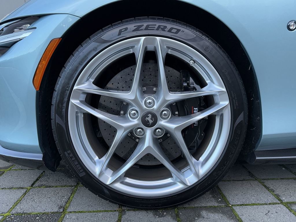 Used 2024 Ferrari Roma Spider image 10