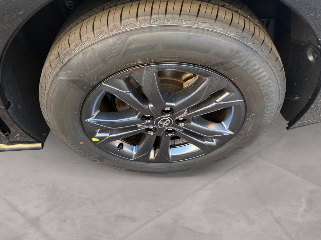 New 2026 Toyota Sienna XSE AWD/4WD image 14