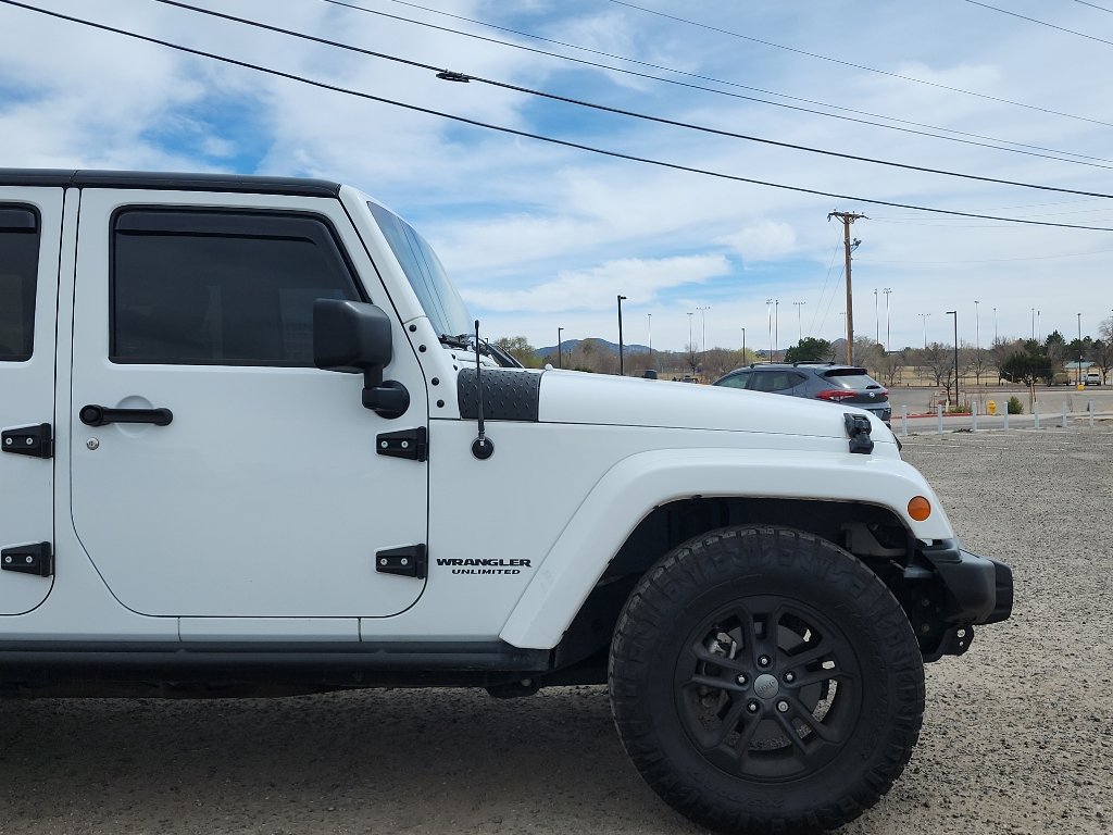 Used 2017 Jeep Wrangler Unlimited Sahara AWD/4WD image 4
