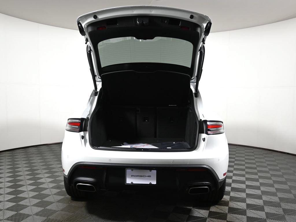 Used 2026 Porsche Macan AWD/4WD image 39