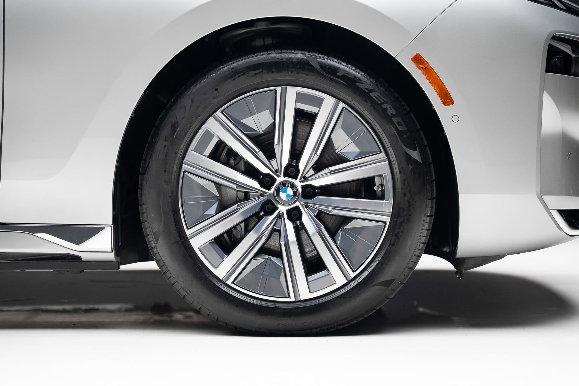 Used 2024 BMW i7 eDrive50 RWD image 39