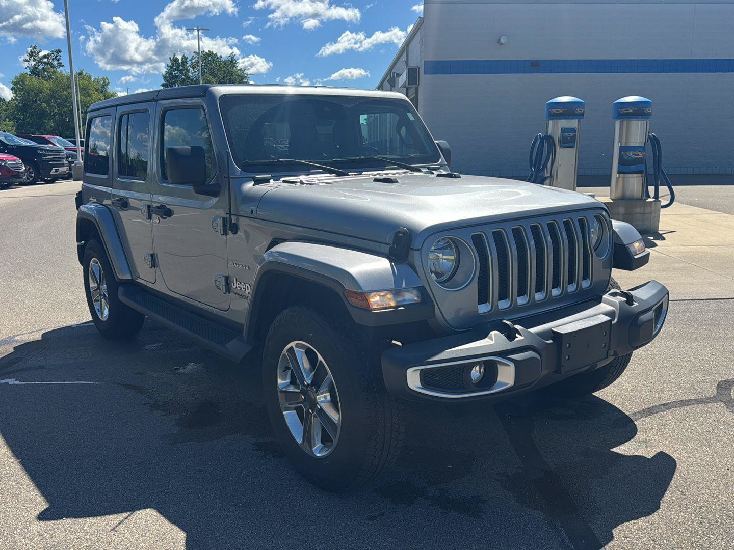 Used 2020 Jeep Wrangler Unlimited Sahara AWD/4WD image 7