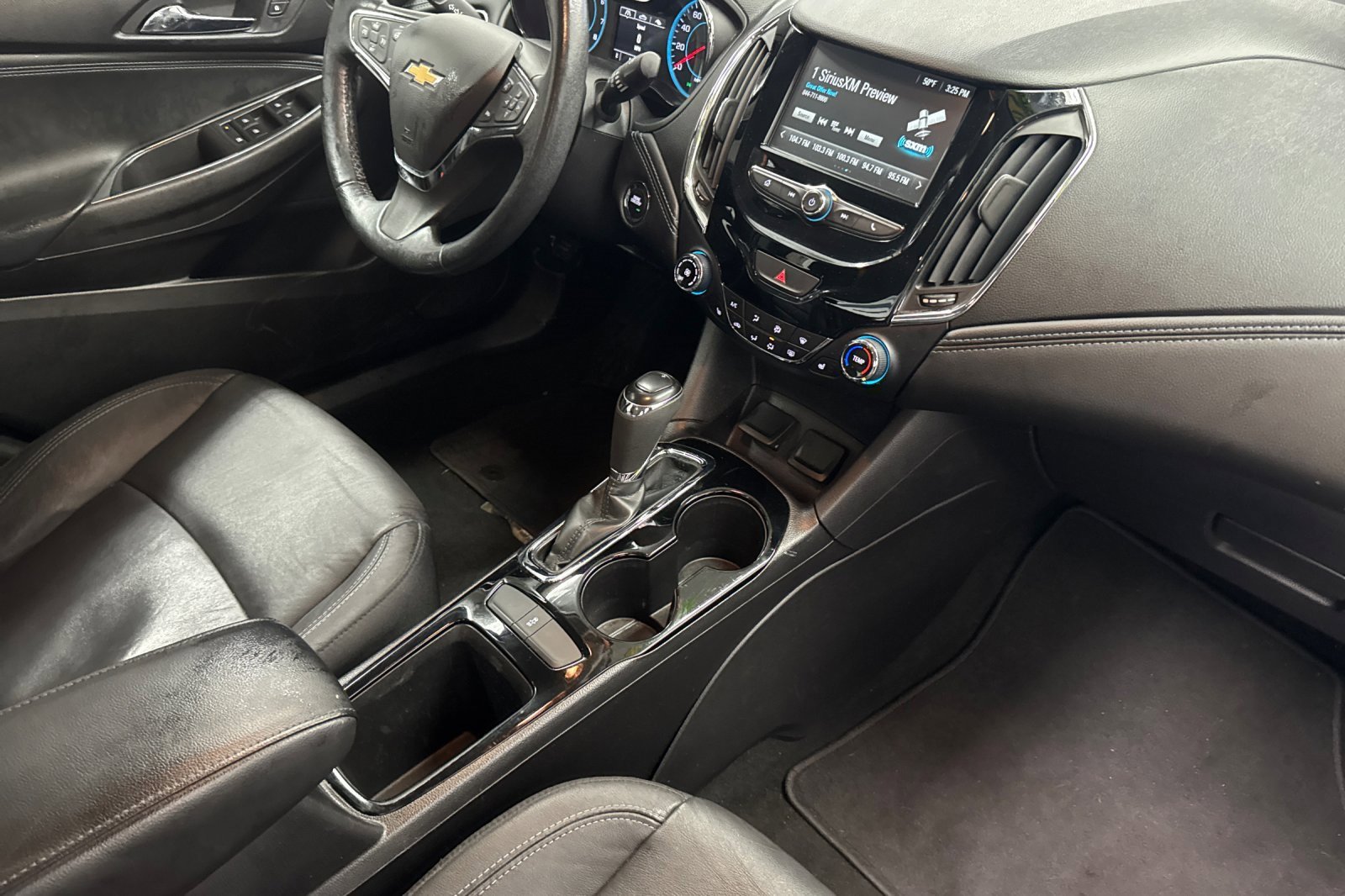 Used 2017 Chevrolet Cruze Premier image 14