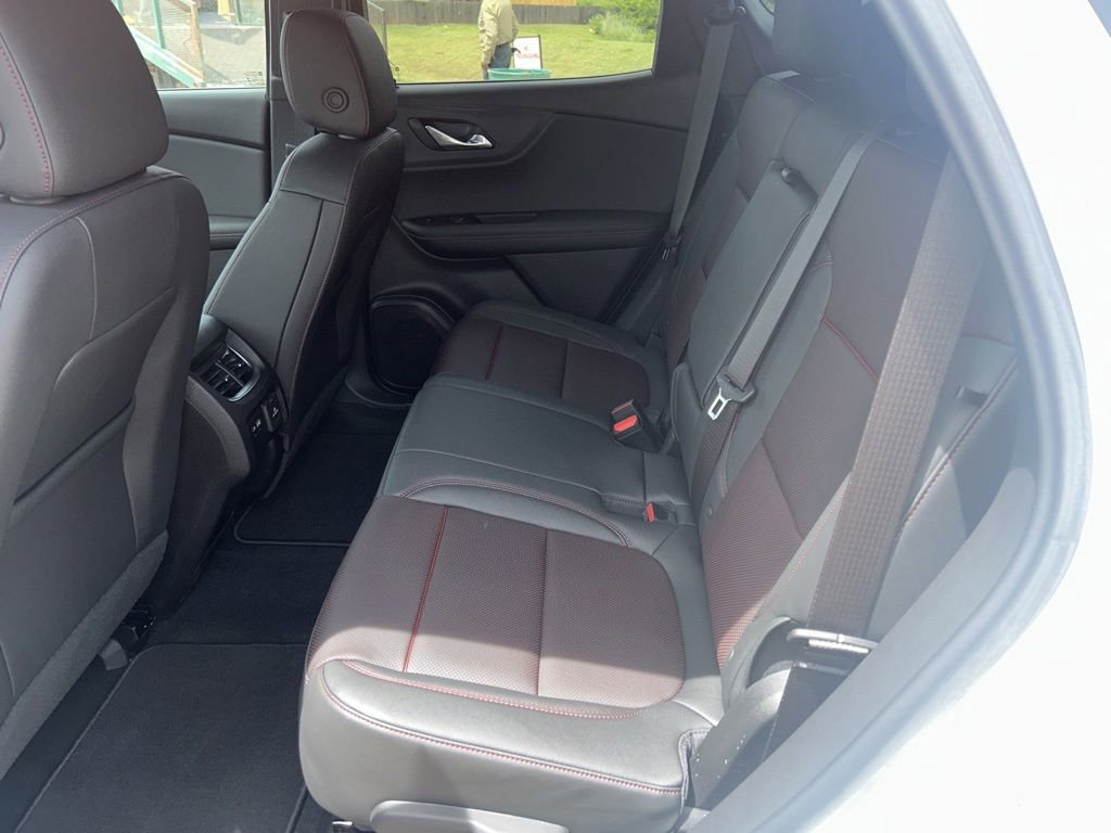 Used 2025 Chevrolet Blazer RS w/ Enhanced Convenience Package FWD image 15