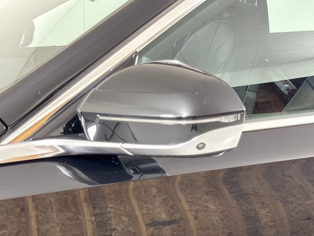 Used 2023 BMW i7 xDrive60 AWD/4WD image 18