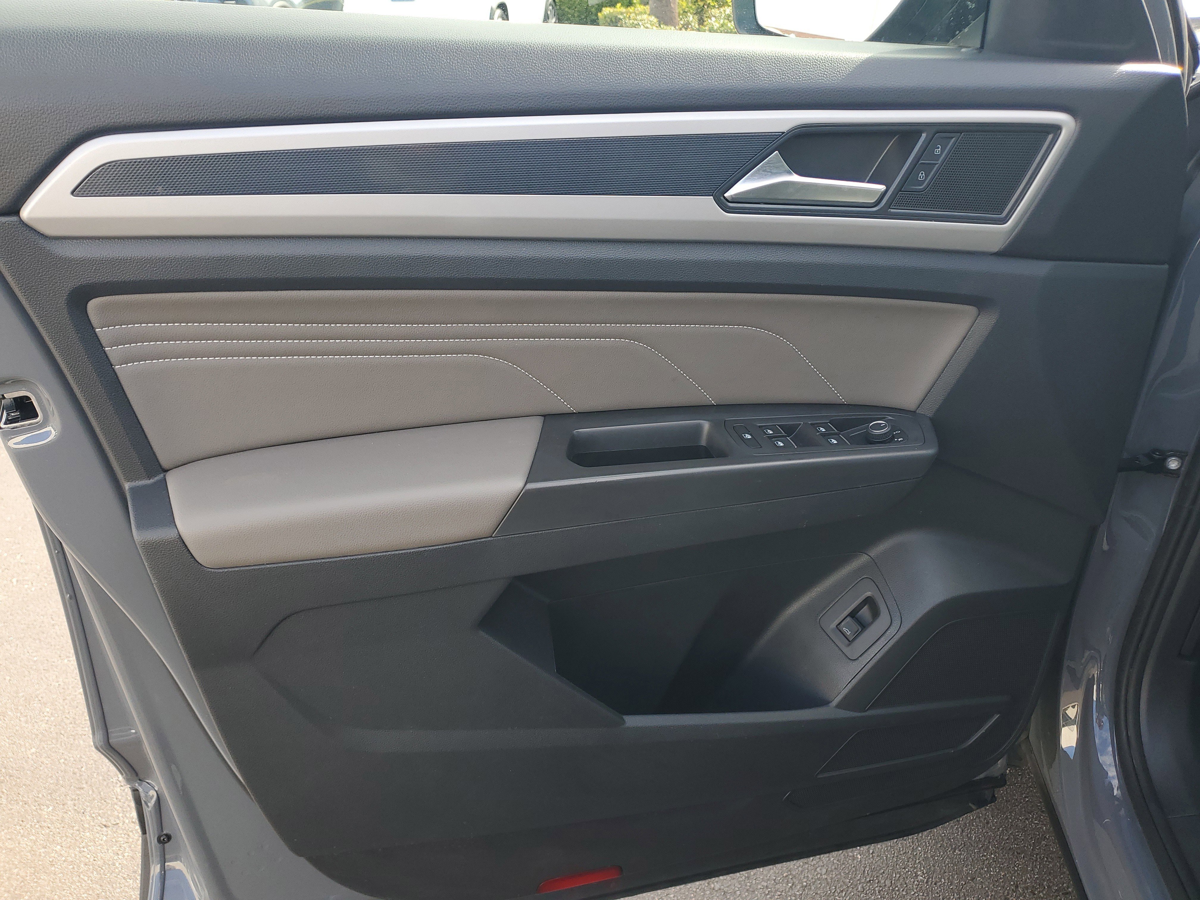 Used 2023 Volkswagen Atlas Cross Sport SEL image 18