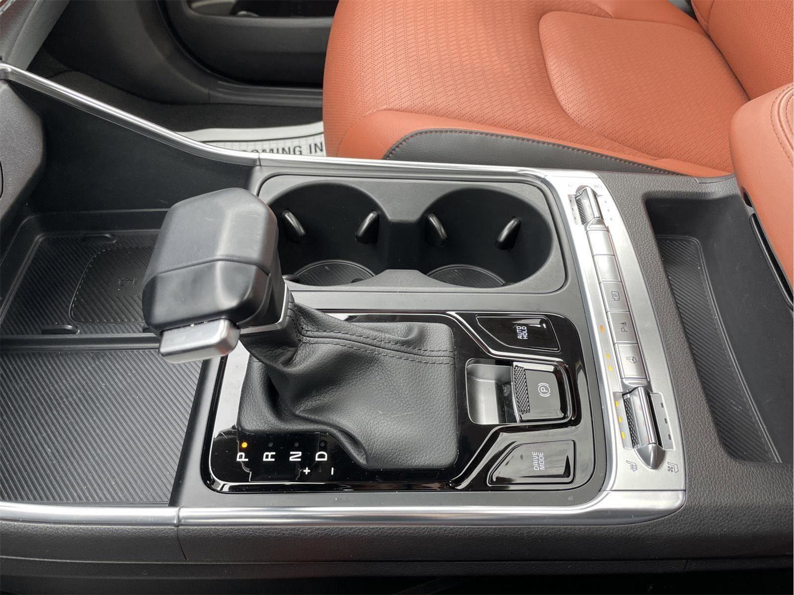 Used 2025 Kia Carnival SX Prestige image 34