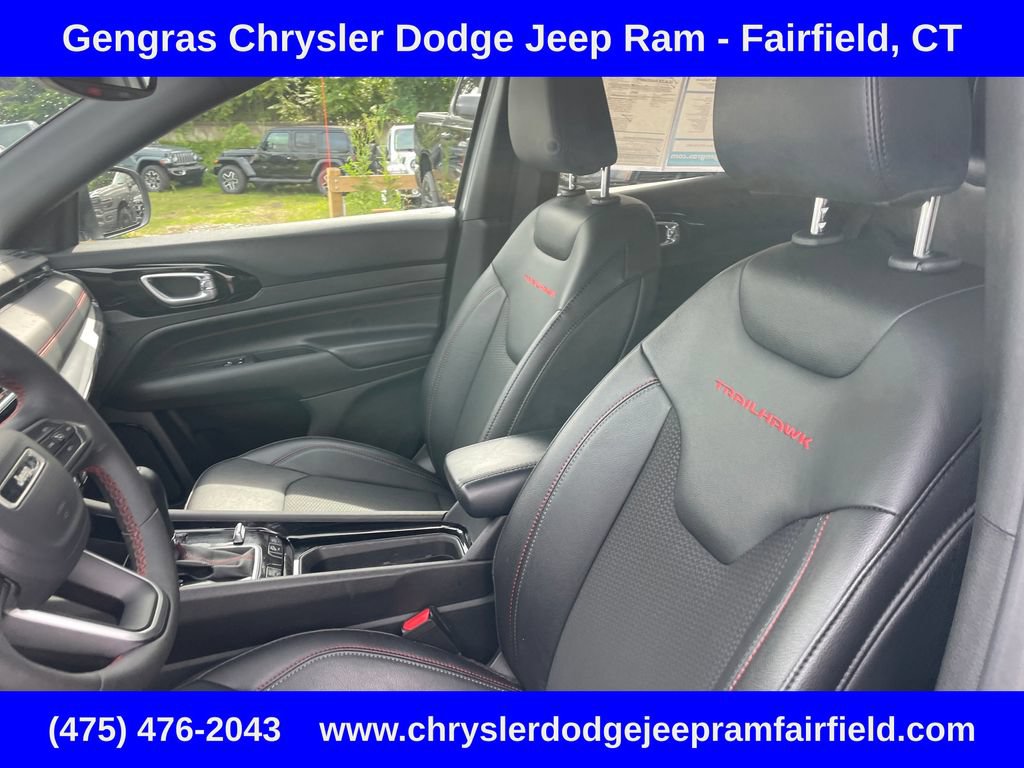 Certified 2025 Jeep Compass Trailhawk w/ Sun & Sound Group AWD/4WD image 44