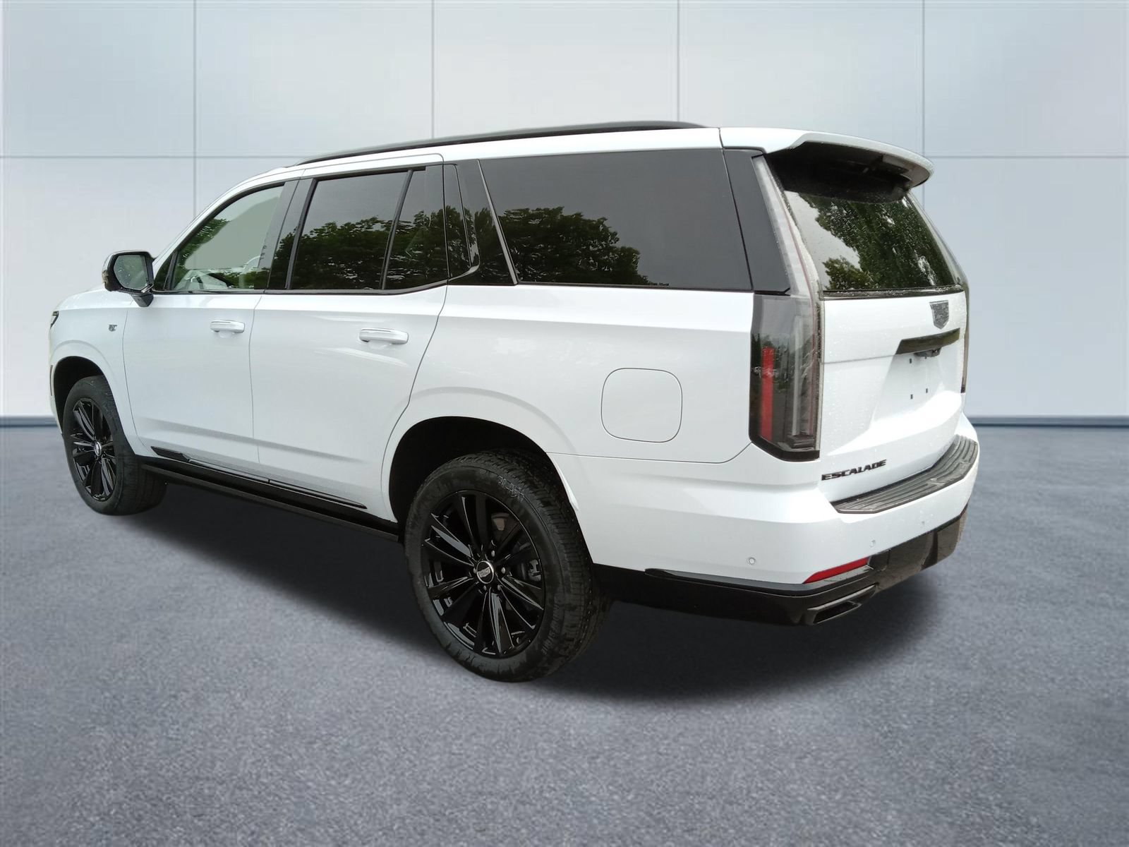 Certified 2026 Cadillac Escalade Platinum Sport w/ LPO, ONYX Package AWD/4WD image 3