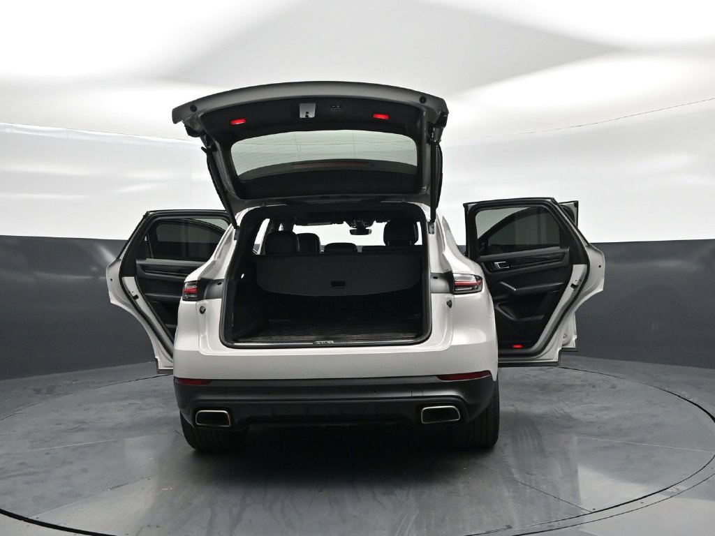Used 2021 Porsche Cayenne AWD/4WD image 30