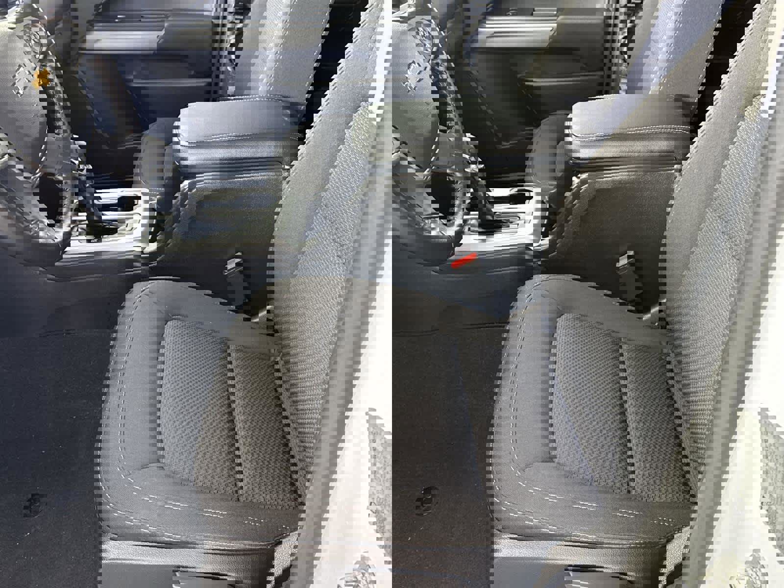 Used 2022 Chevrolet Colorado LT w/ LT Convenience Package image 11