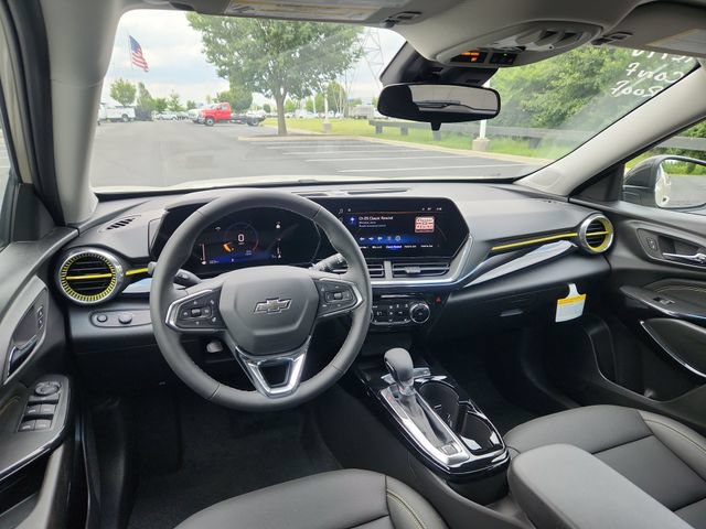New 2026 Chevrolet Trax ACTIV w/ Sunroof Package FWD image 14