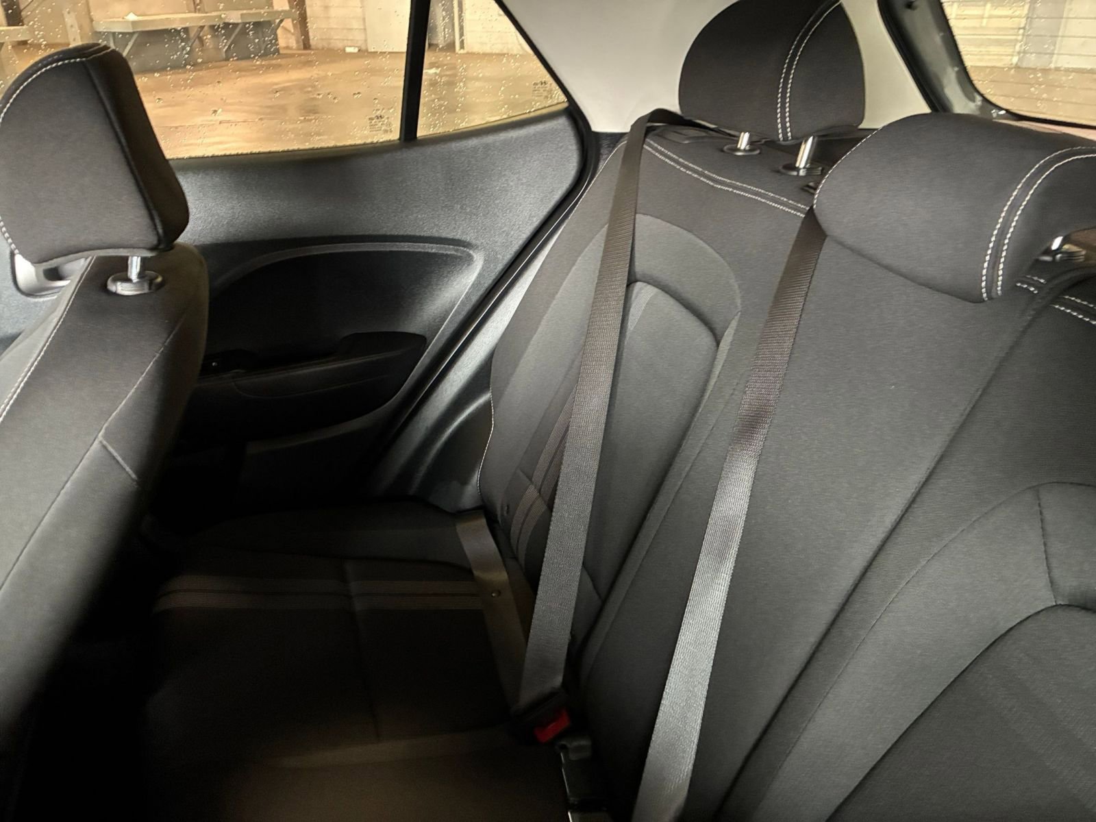 Used 2025 Hyundai Venue SEL image 40