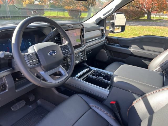 Used 2025 Ford F350 Lariat w/ Black Appearance Package image 18