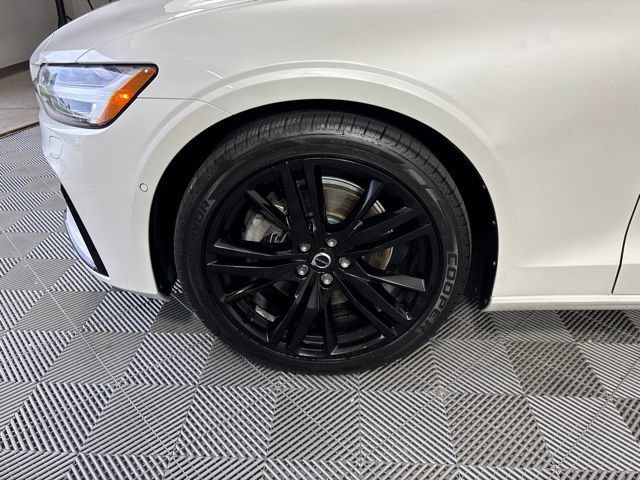 Used 2024 Volvo S60 B5 Plus AWD/4WD image 10