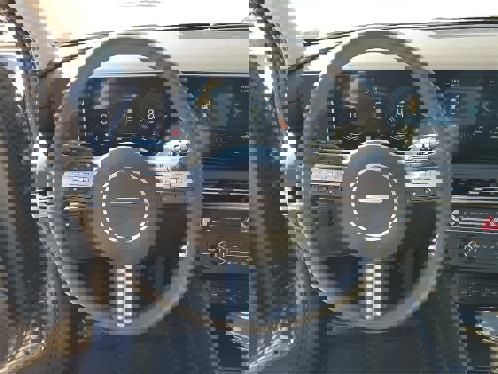 Used 2025 Hyundai Tucson SE image 23