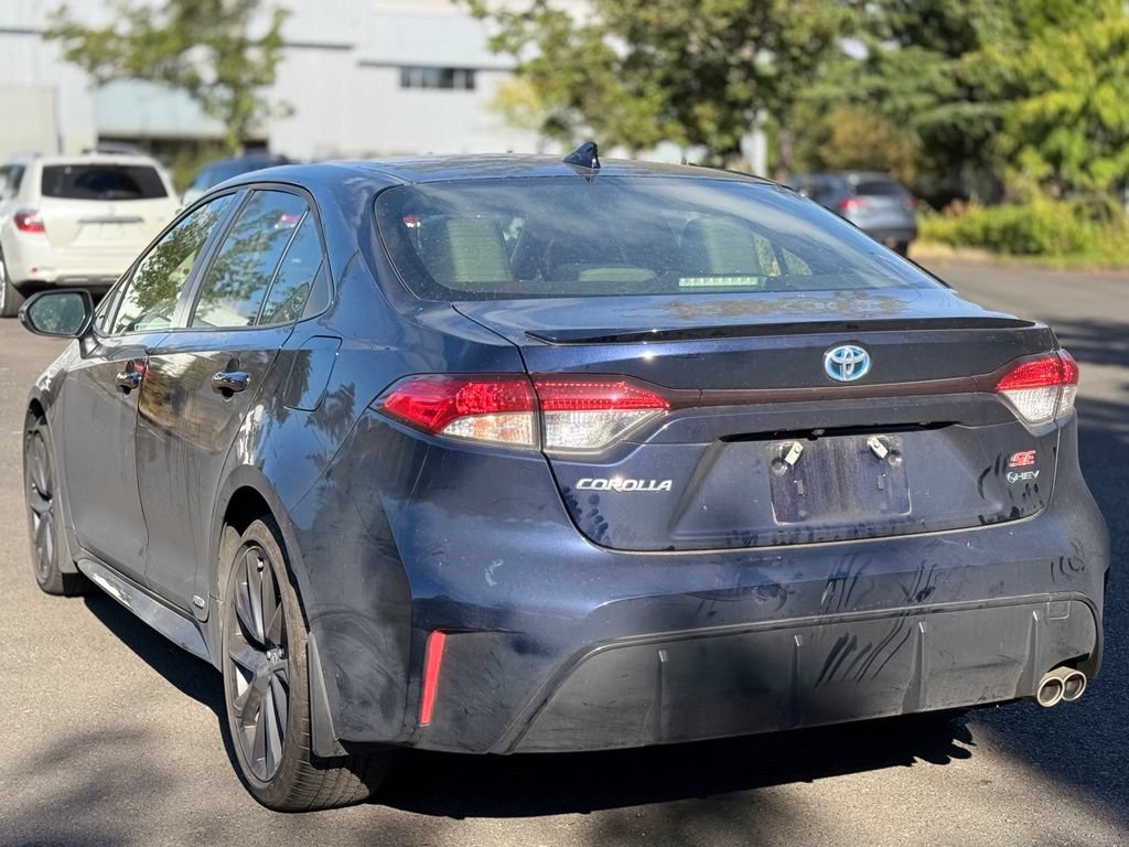 Certified 2025 Toyota Corolla SE w/ SE Premium Package AWD/4WD image 3