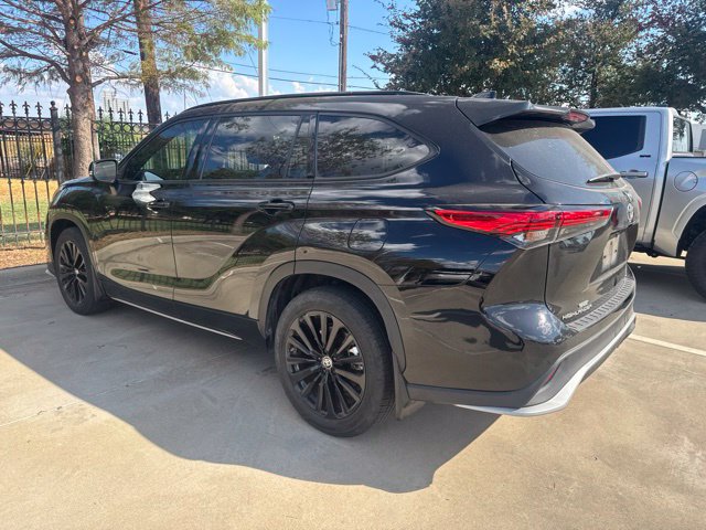 Used 2023 Toyota Highlander XSE FWD image 4