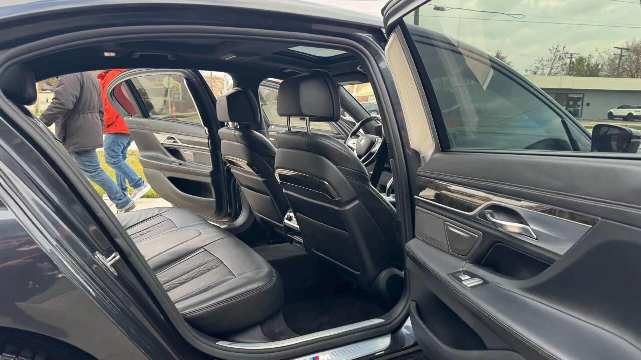 Used 2016 BMW 750i xDrive image 24