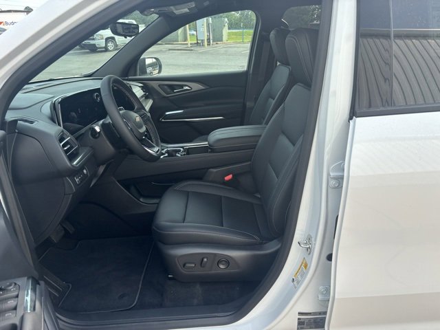 New 2026 Chevrolet Traverse LT w/ Driver Confidence Package image 2