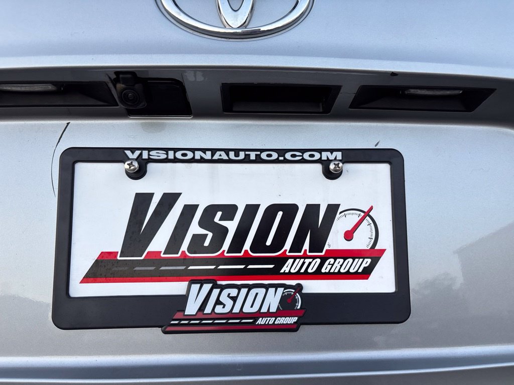 Used 2022 Toyota Highlander XLE AWD/4WD image 15