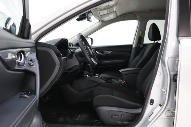 Used 2019 Nissan Rogue SV AWD/4WD image 18