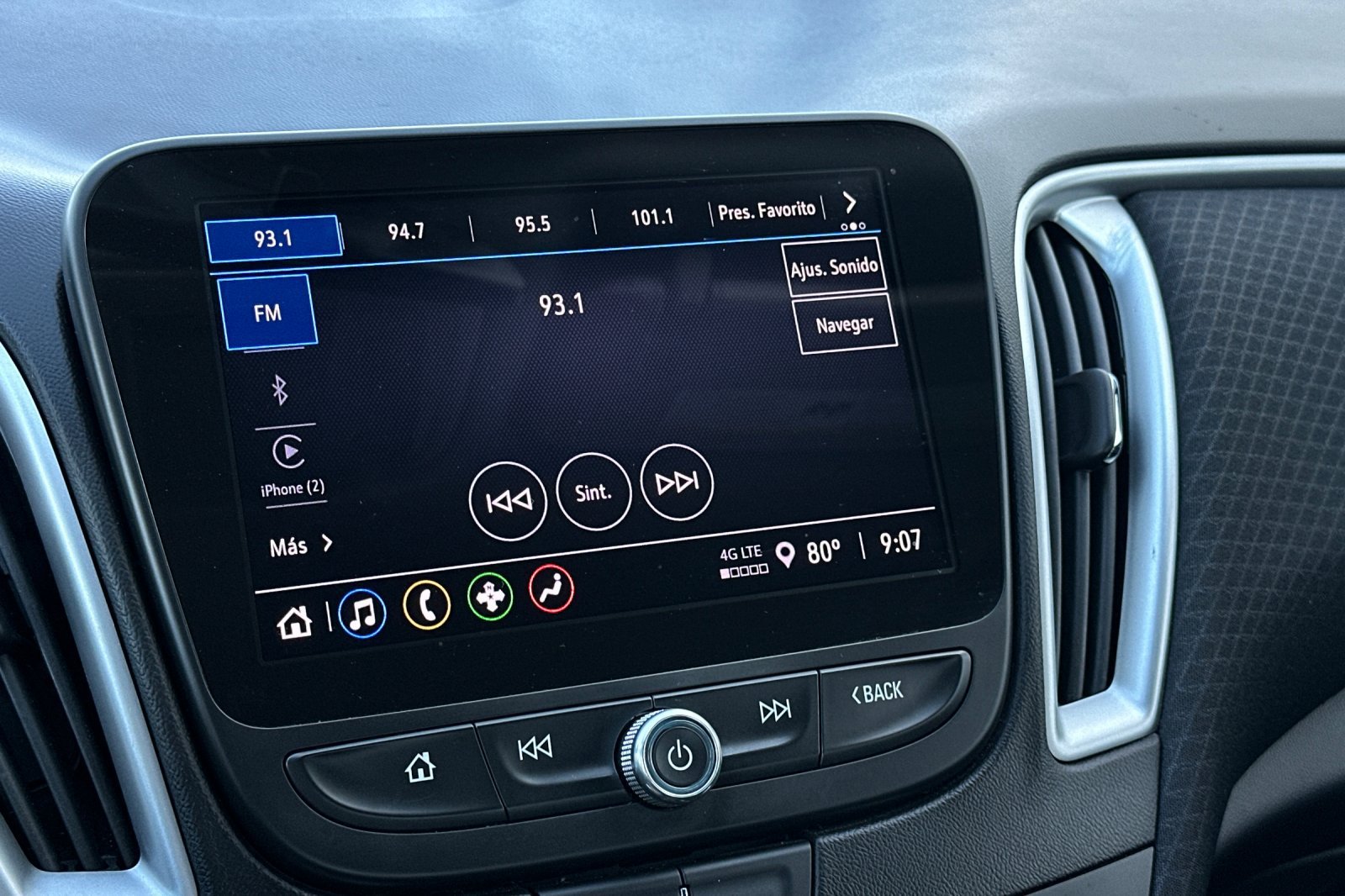 Used 2024 Chevrolet Malibu LT FWD image 24
