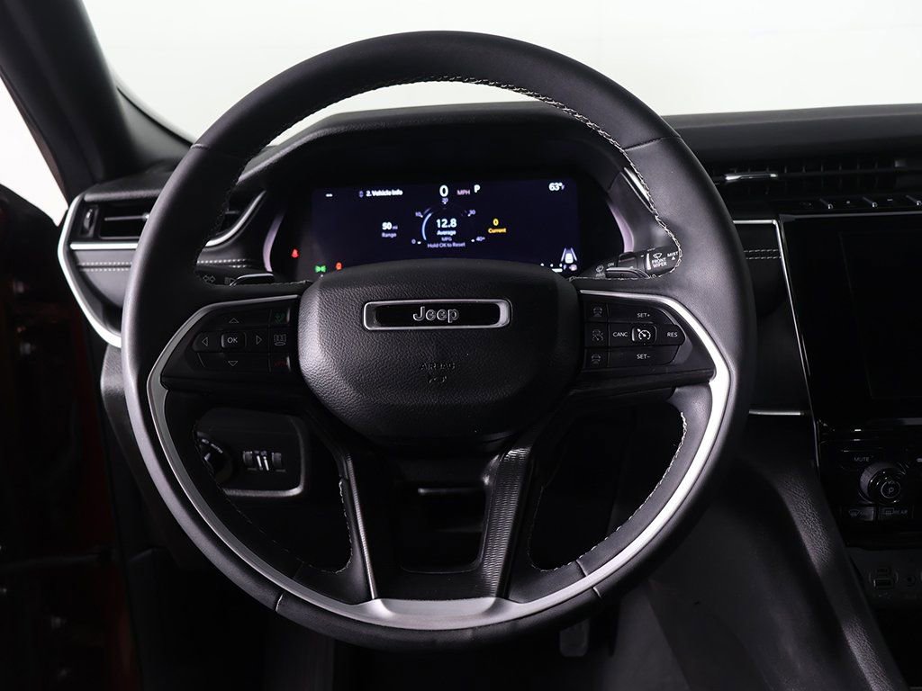 Used 2023 Jeep Grand Cherokee L Laredo image 40