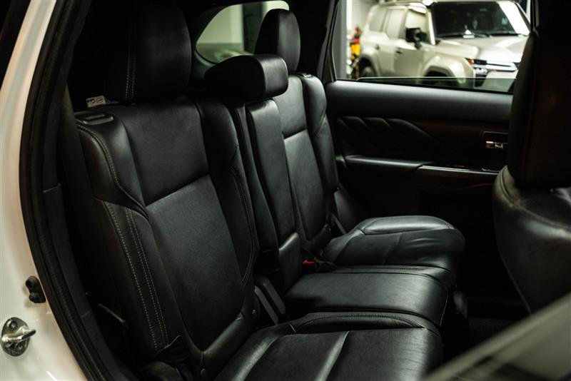 Used 2020 Mitsubishi Outlander SEL image 12