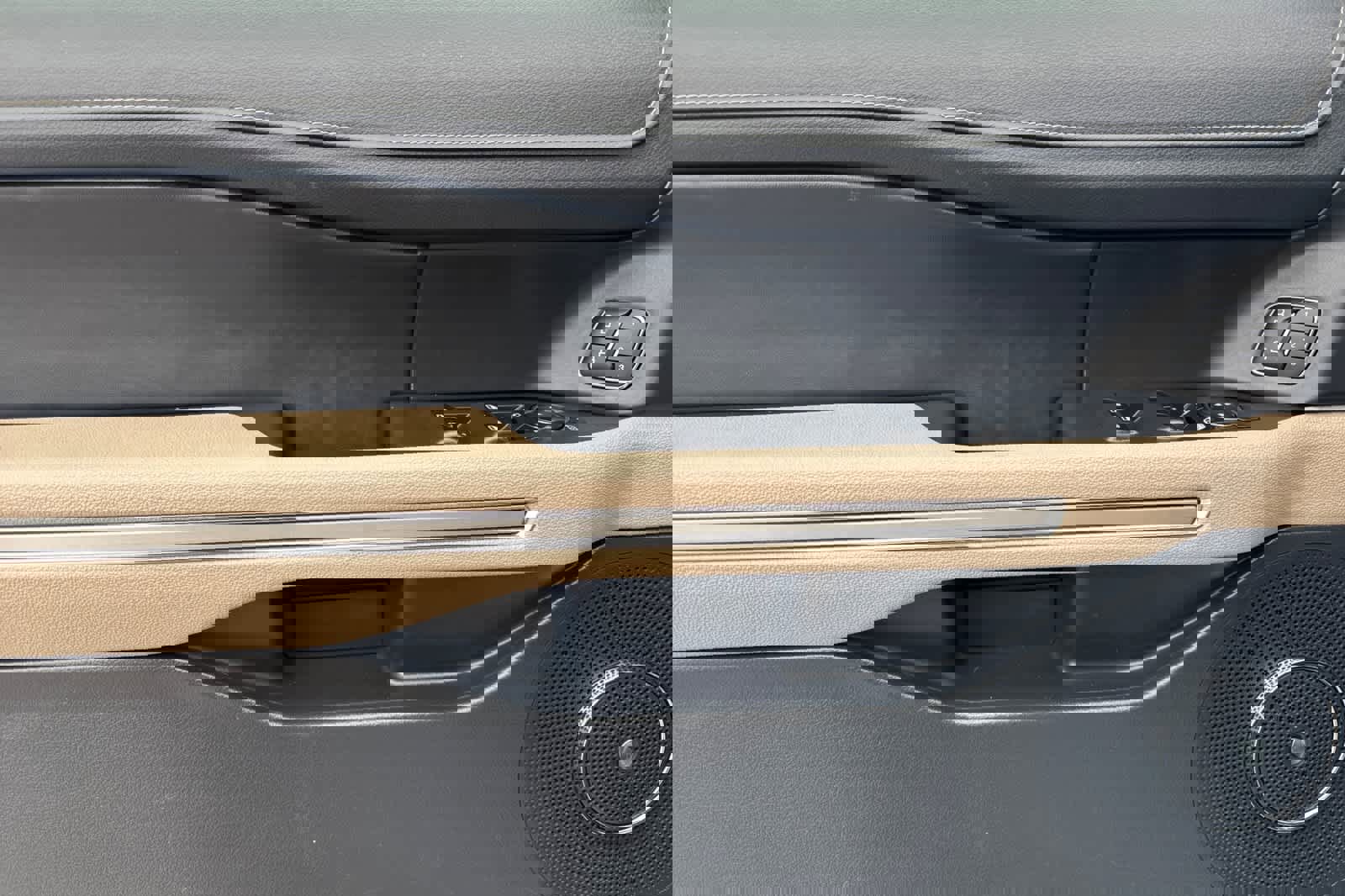 Used 2024 Ford Expedition Max Limited image 12