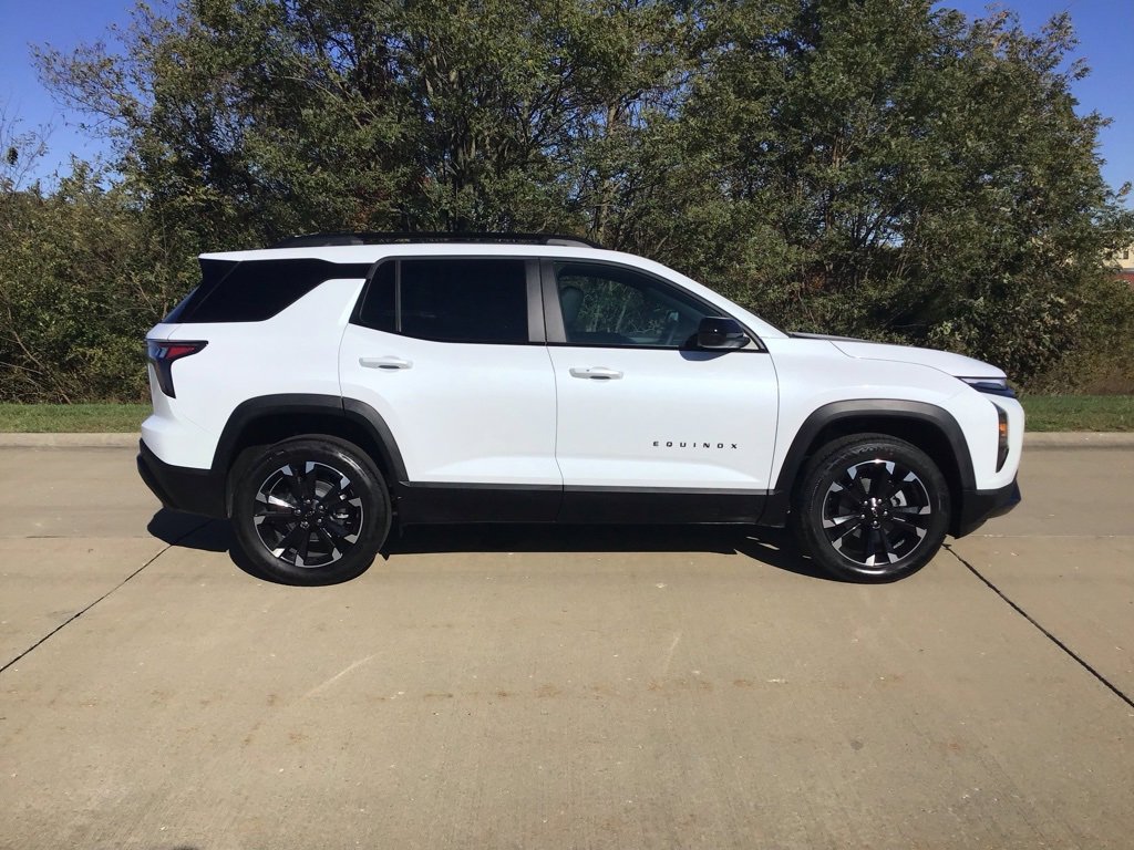 New 2026 Chevrolet Equinox RS w/ LPO, Floor Liner Package image 2