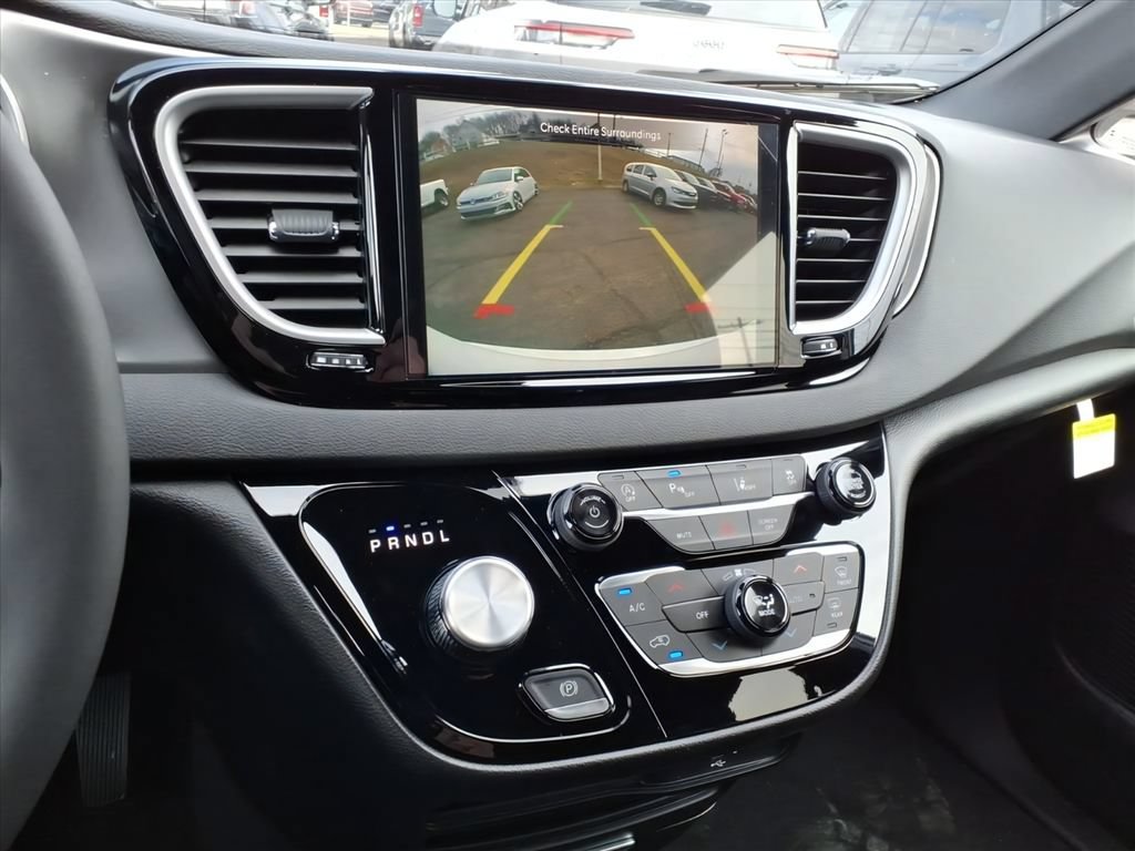 New 2026 Chrysler Voyager LX FWD image 21