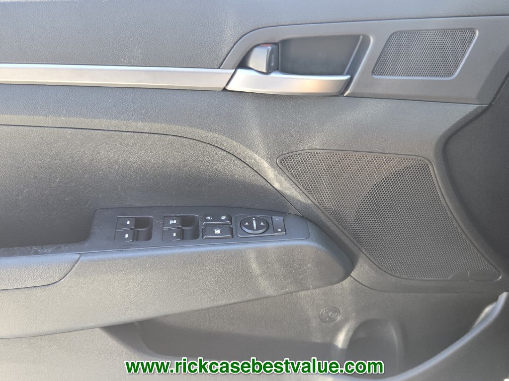 Used 2018 Hyundai Elantra SE w/ SE Connectivity Package 04 FWD image 28