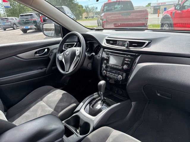 Used 2016 Nissan Rogue SV FWD image 13
