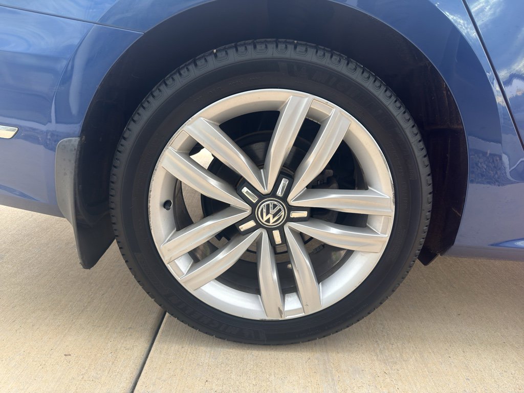 Used 2016 Volkswagen Passat 1.8T SEL Premium image 22