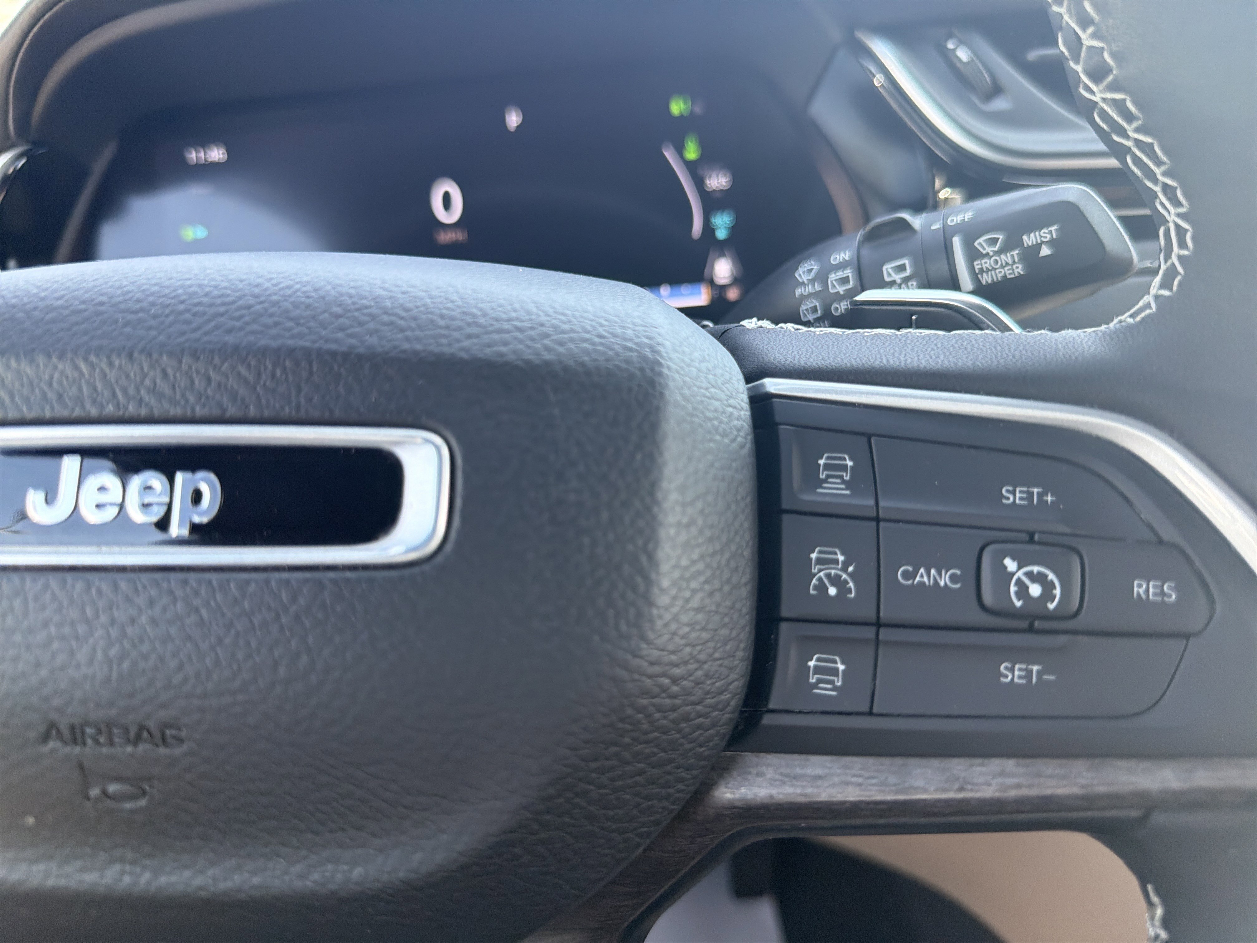 Certified 2022 Jeep Grand Cherokee Limited 4xe w/ Luxury Tech Group II AWD/4WD image 28