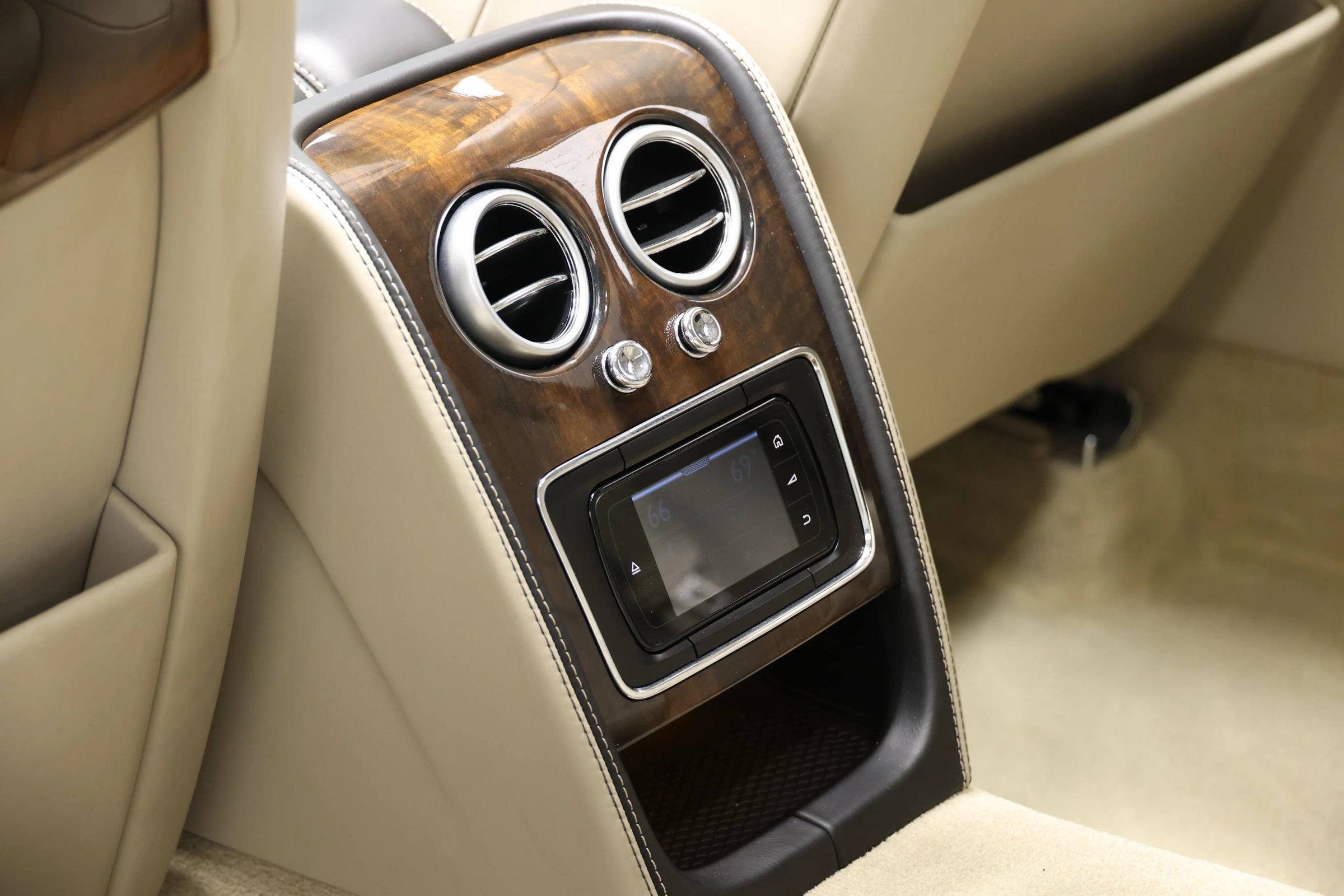 Used 2014 Bentley Flying Spur W12 AWD/4WD image 64